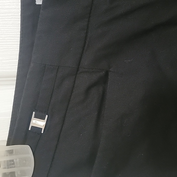 Shorts - Picture 3 of 4